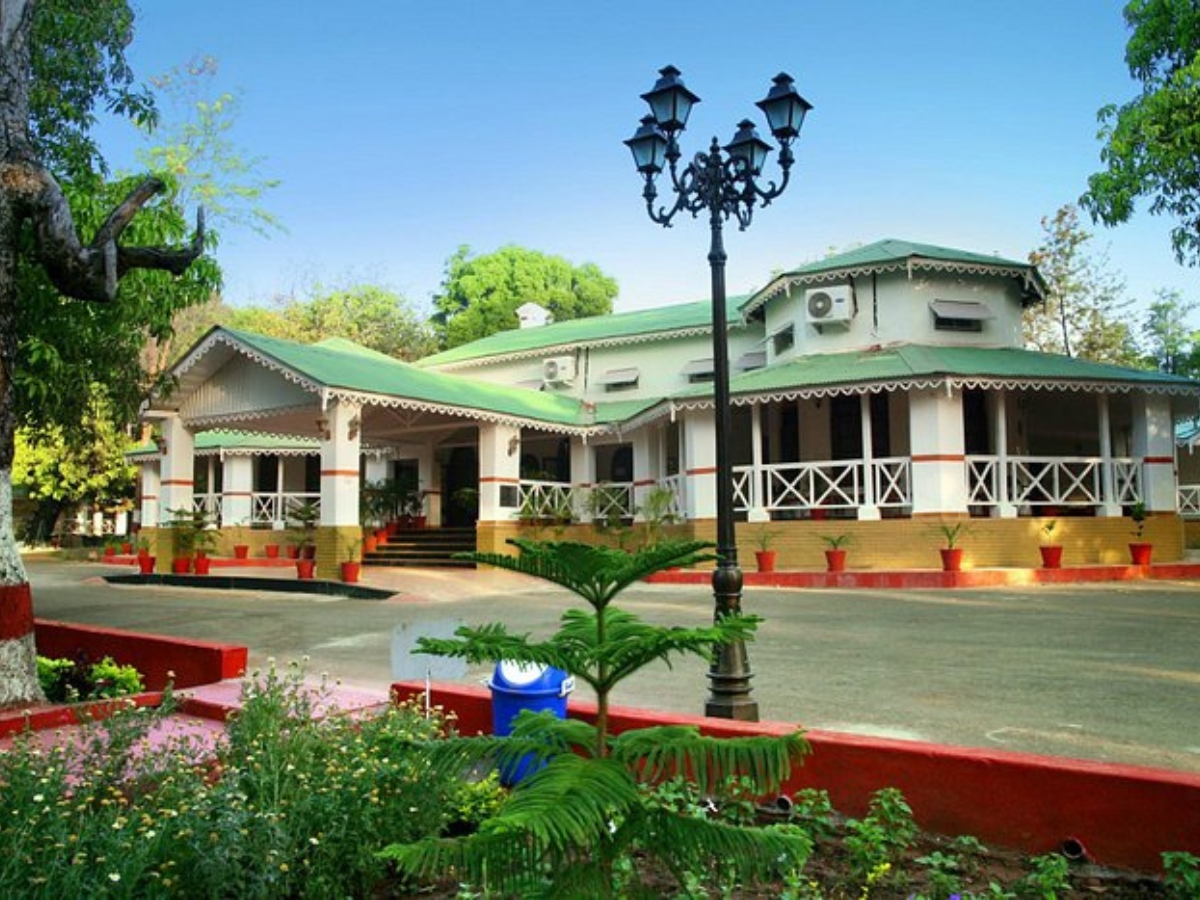 hotel-img